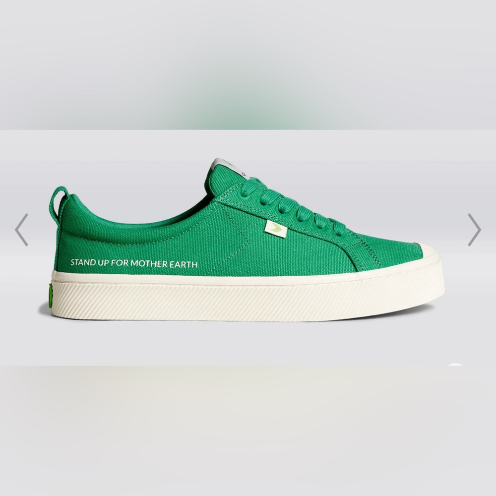 Cariuma Green Sneakers